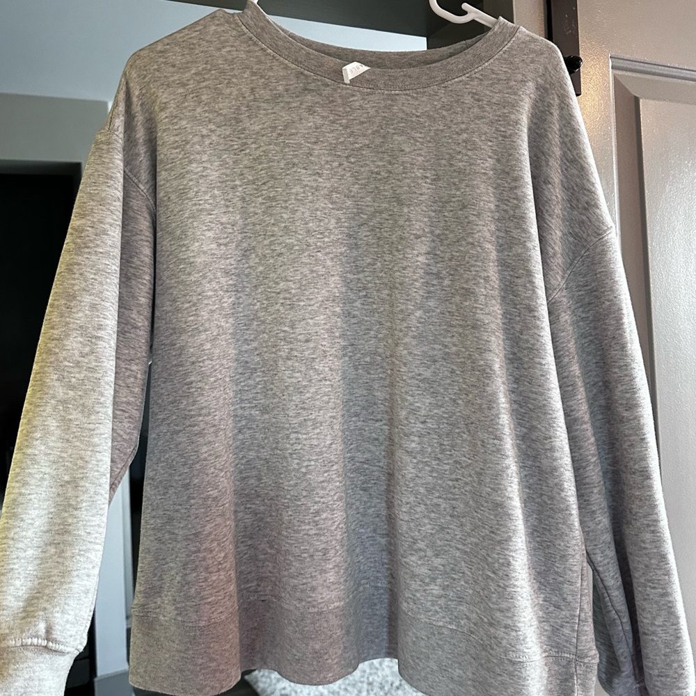 Fabletics Grey Crewneck, lightweight, Size L